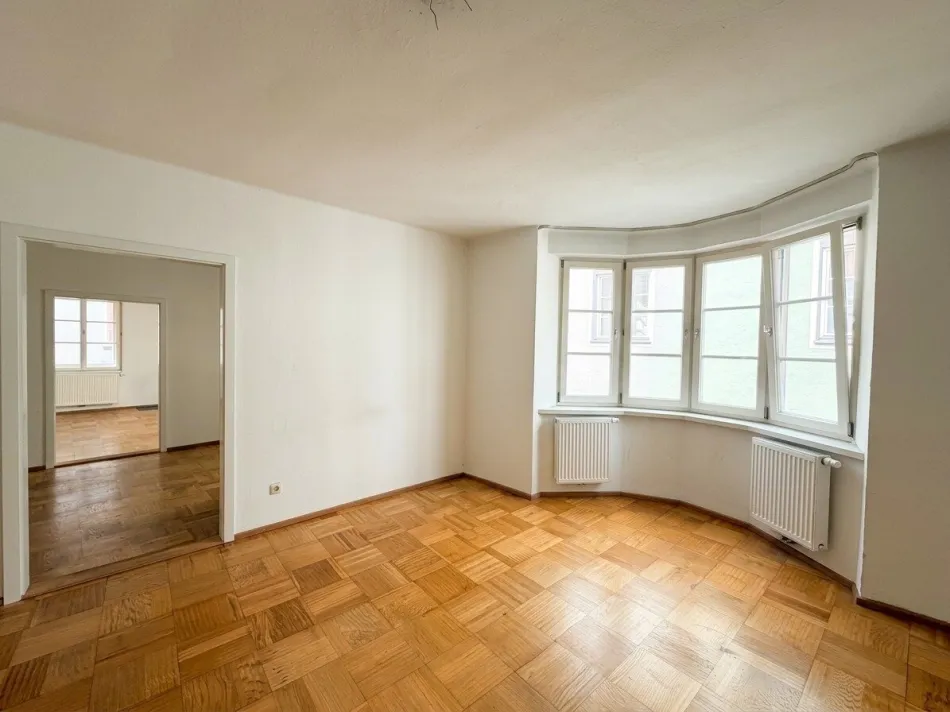 Altbauwohnung mit Kachelofen in der Altstadt von Innsbruck | 4 Zimmer - Titelbild