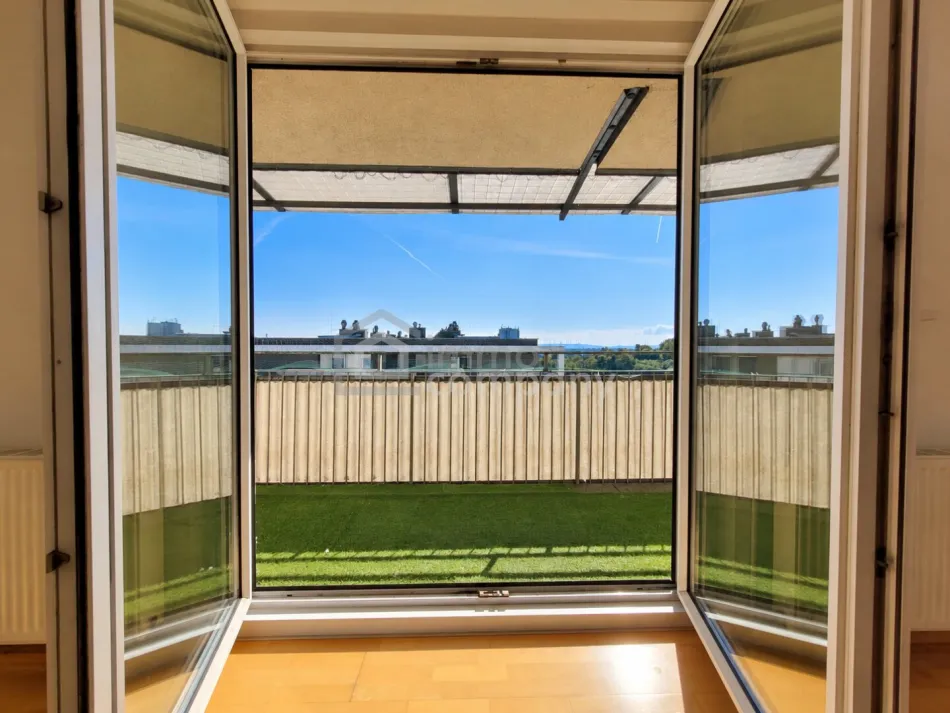 Gute Aussichten - Ihr neues Zuhause: 4 Zimmer mit Berg- und Stadtblick - Bild