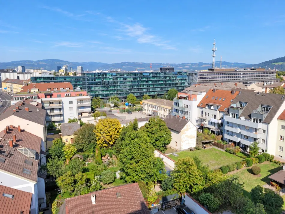 Gute Aussichten - Ihr neues Zuhause: 4 Zimmer mit Berg- und Stadtblick - Titelbild
