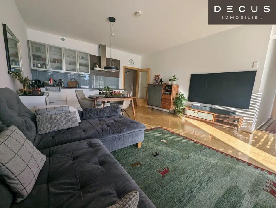 | HERRLICHER BLICK INS GRÜNE | CHARMANTE 3-ZIMMER-WOHNUNG | LOGGIA | ATTRAKTIVE LAGE - Bild