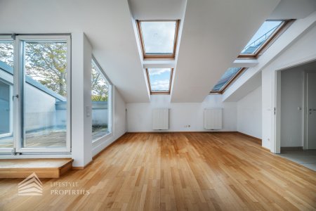 Helle 3-Zimmer Wohnung mit Terrasse im DG, Nähe Landstraße Hauptstraße