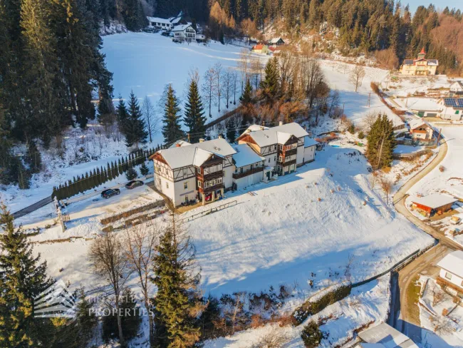 Historisches Hotel mit Restaurant & Erweiterungspotenzial im Erholungsgebiet Semmering - Bild