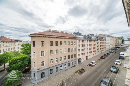 Sanierungsbedürftiges bestandsfreies Zinshaus mit Dachgeschoss, Nähe Thaliastraße