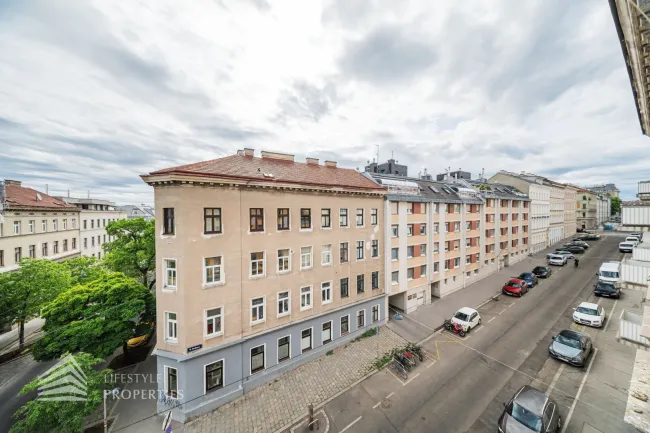 Sanierungsbedürftiges bestandsfreies Zinshaus mit Dachgeschoss, Nähe Thaliastraße - Bild