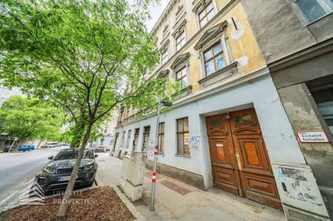 Sanierungsbedürftiges bestandsfreies Zinshaus mit Dachgeschoss, Nähe Thaliastraße - Bild
