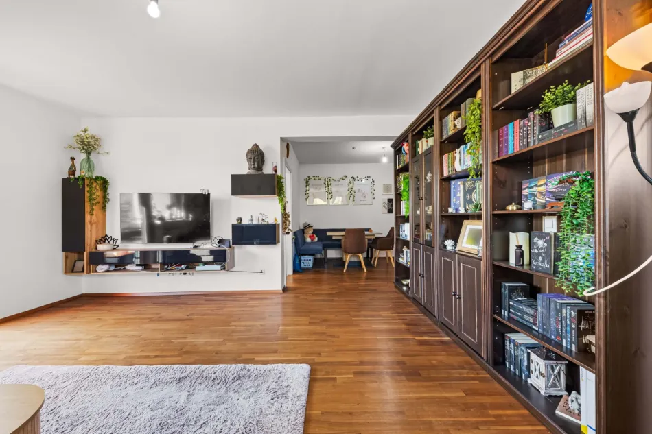 Steiermark – Leoben! CITY LIVING – Großzügige Eigentumswohnung mit Loggia, Garage und besonderem Wohnkomfort - Bild