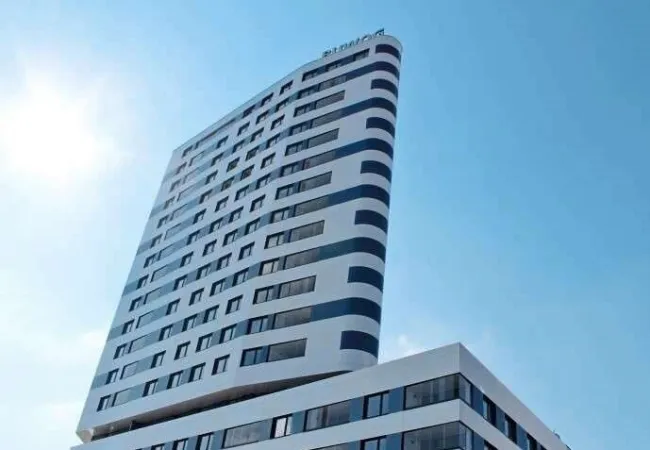 Skytower: 2-Zimmer mit Loggia auf 76 m2 WNFL plus optionaler Stellplatz (derzeit gut vermietet)! - Titelbild