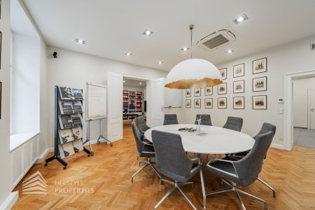 Elegantes 5-Zimmer Altbau Büro im Herzen Wiens