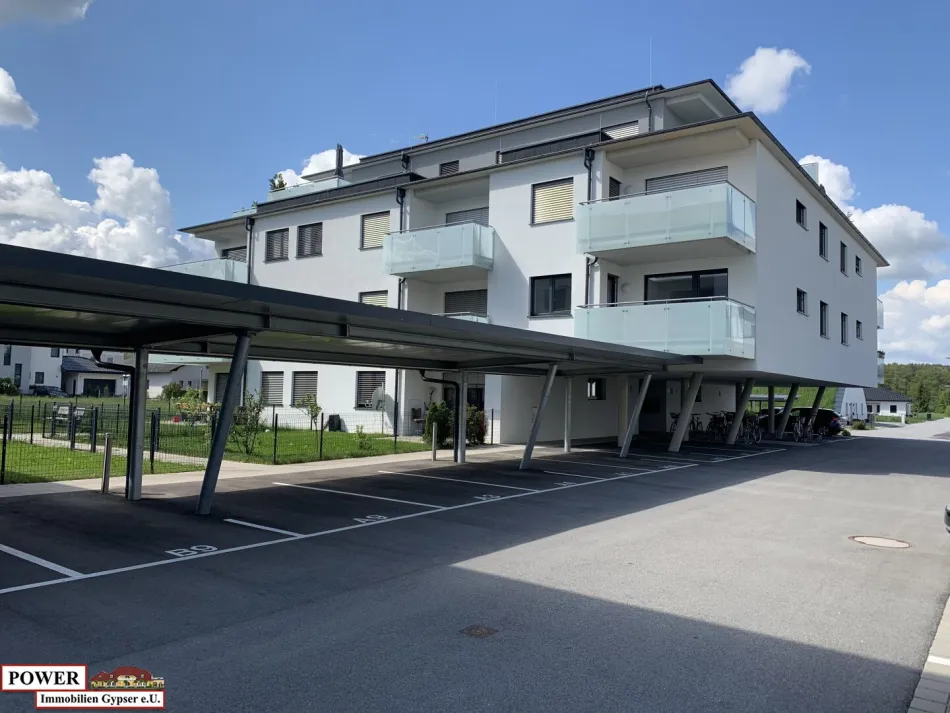 NEUER PREIS! Neuwertige 3-Zimmer Wohnung mit großen Balkon & Carport! - Titelbild