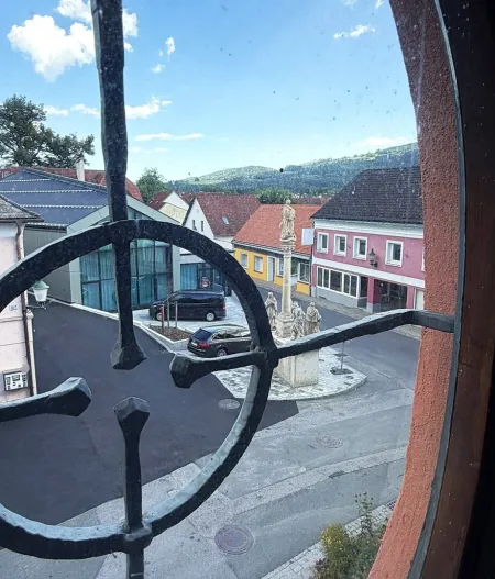 Ausblick auf den Dorfplatz