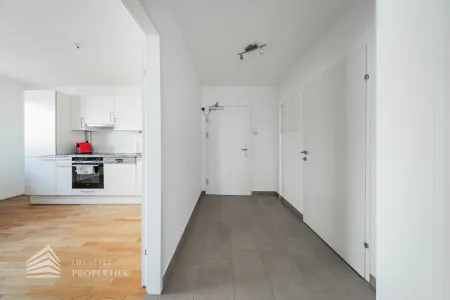 Modernes City-Living bei der UNO-City Exklusive 3-Zimmer-Wohnung mit zwei Loggien