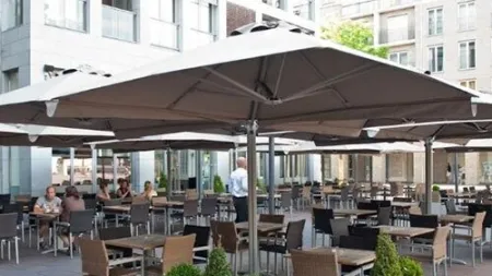 ABLÖSEFREIE VOLL EINGERICHTETE GROSSGASTRONOMIE MIT GROSSER TERRASSE, FÜR CAFE RESTAURANT BAR KONZEPT GASTROTEL IMMOBILIEN - Bild
