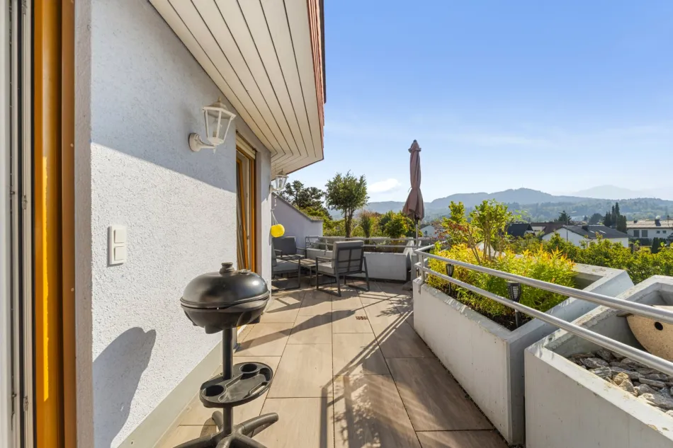 Außergewöhnliche Maisonette in Viktring | 3 SZ | Dachterrasse | TG-Stellplatz | besondere Architektur - Titelbild
