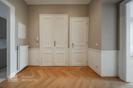 Hochwertig sanierte 2-Zimmer Altbauwohung in ruhiger Lage des 9. Bezirks! Nähe Liechtensteinpark