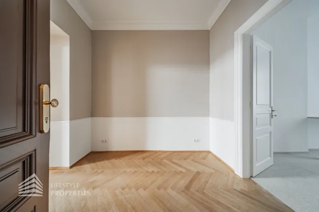 Hochwertig sanierte 2-Zimmer Altbauwohung in ruhiger Lage des 9. Bezirks! Nähe Liechtensteinpark - Titelbild