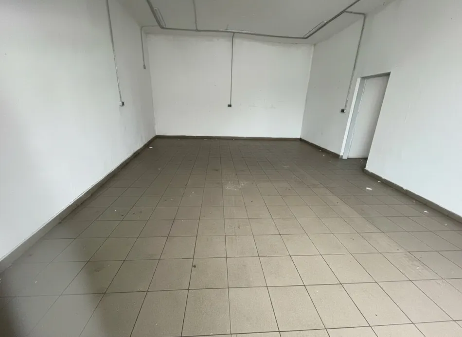 PROVISIONSFREI!!! Große Halle, Werkstatt, Lager 40m² ohne Hebebühne N11 - Titelbild