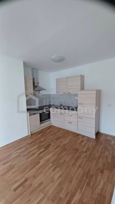 Vermietete 2-Zimmer-Eigentumswohnung mit Parkplatz und Kellerabteil - Titelbild