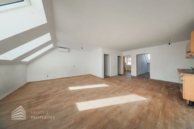 Traumhafte 3-Zimmerwohnung mit Balkon, Nähe Schloss Hetzendorf - Titelbild