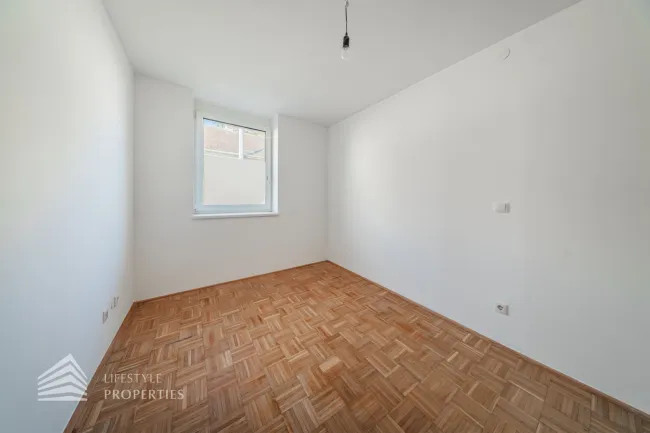 Traumhafte 2-Zimmerwohnung/Ordination Nähe Schloss Hetzendorf - Bild