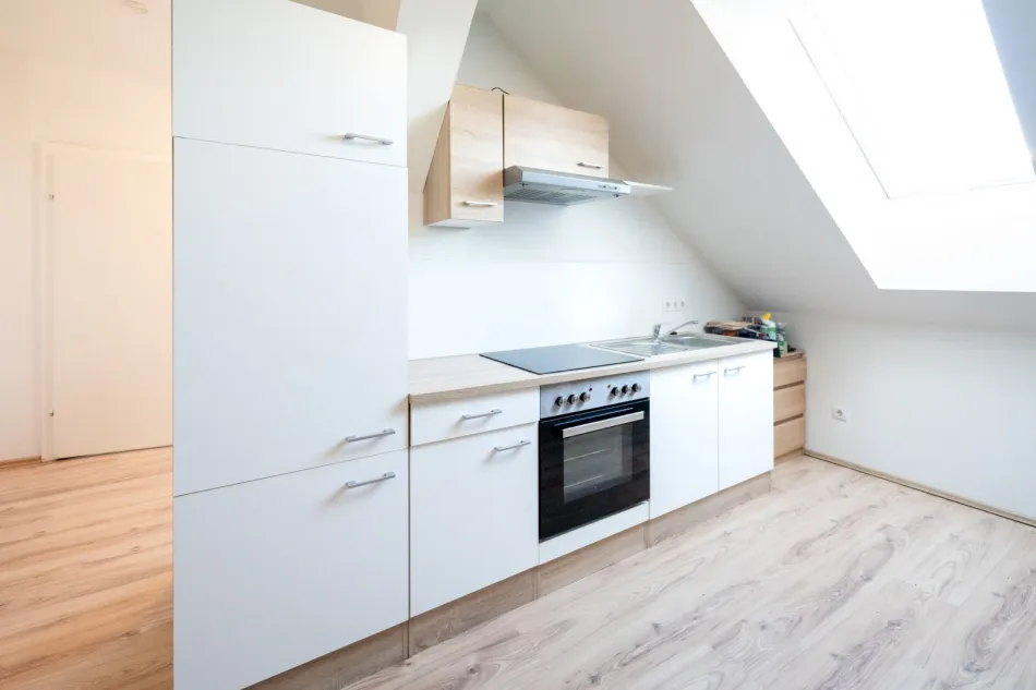 Helle 2 Zimmer Wohnung mit Klimaanlage im zentralen Puntigam - Titelbild