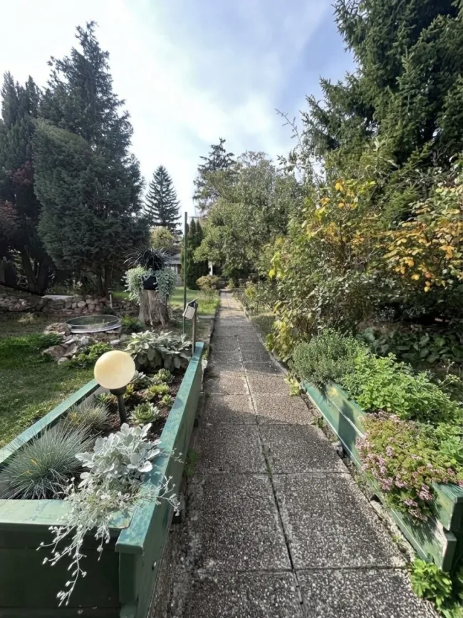 Top Gelegenheit- Hausanteil mit großem Garten in bester Lage - Titelbild