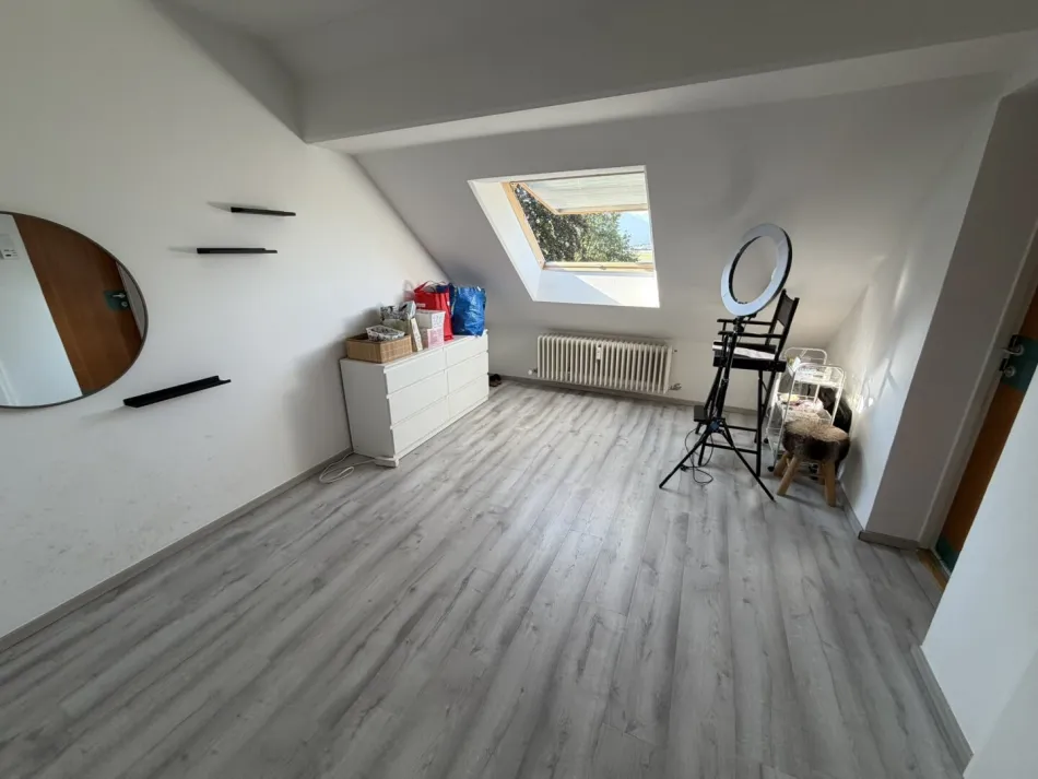 Charmante 1-Zimmer-Dachgeschosswohnung in Salzburg - Titelbild