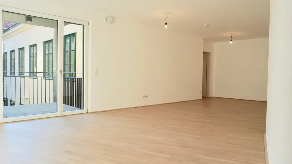 Zweitbezug: Wunderschöne Ruheoase - hofseitige 4 Zimmer Wohnung mit Balkon und 2 Bädern - direkt bei der U-Bahn Station Hietzing - Titelbild