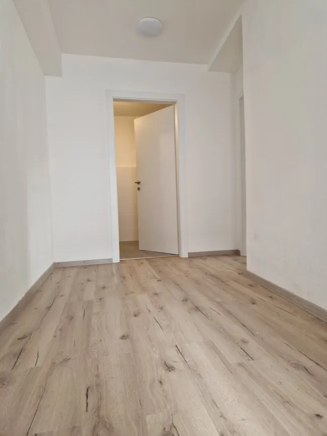Großzügige 2-Zimmer-Wohnung mit Stellplatz – € 750,- inkl. BK & Heizung - Bild