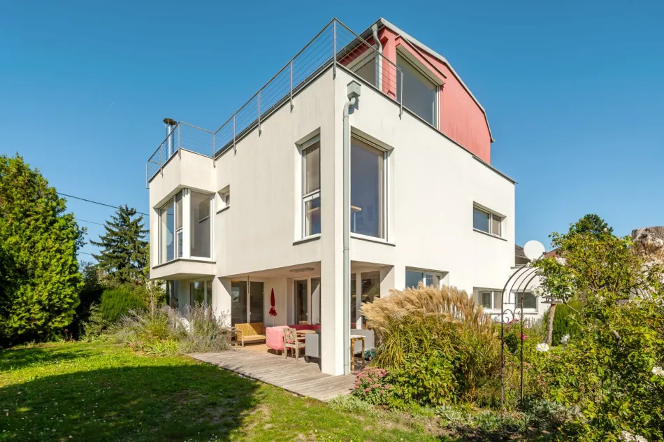 Architektenhaus mit unverbaubarem Grünblick - Wohnen auf höchstem Niveau! - Titelbild