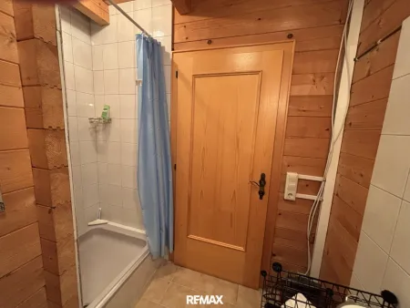 Dusche im Badezimmer