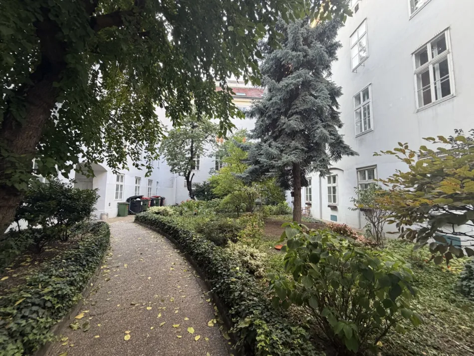 Charmante 3-Zimmer-Wohnung in der Salesianergasse – 2. Stock mit grünem Innenhofblick - Titelbild