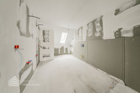 Erstbezug 4-Zimmer Wohnung mit Balkonen, Nähe Aumannplatz