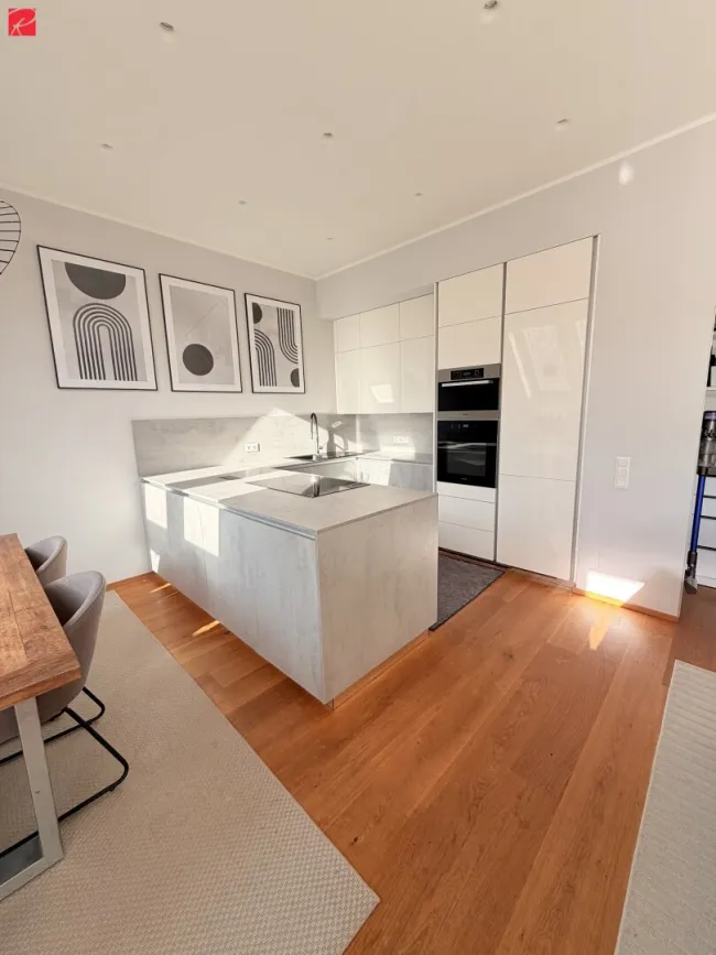 Elegantes Penthouse mit großzügiger Terrasse und 3 Tiefgaragenplätzen - Bild