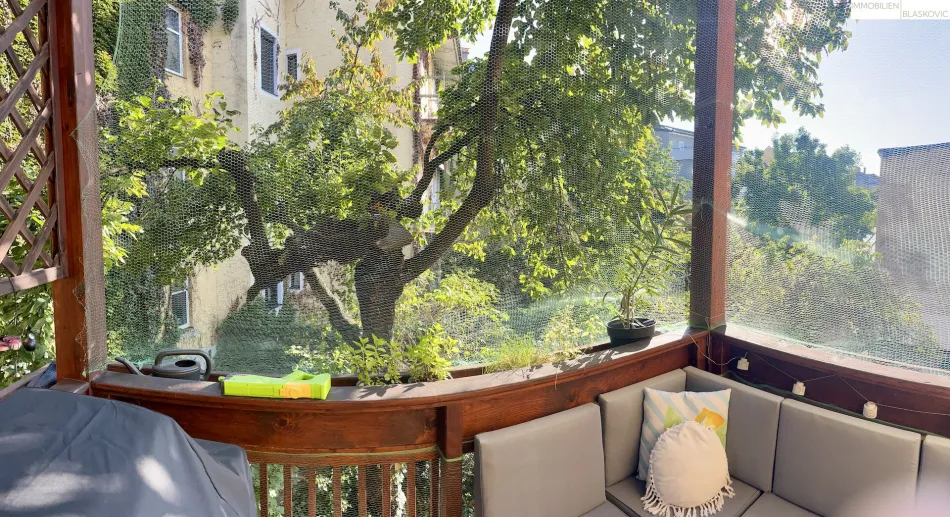 Sehr schöne und seltene Altbauwohnung in Zentrumsnähe mit Südbalkon - Titelbild