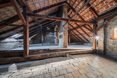Baubewilligter Rohdachboden, Nähe Hütteldorfer Straße und Meiselmarkt by Lifestyle Properties