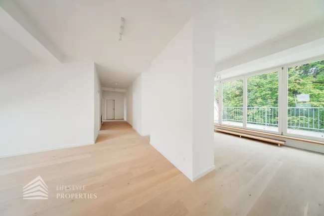 Helle 3-Zimmer Wohnung mit Terrasse, Nähe Kutschkermarkt - Bild