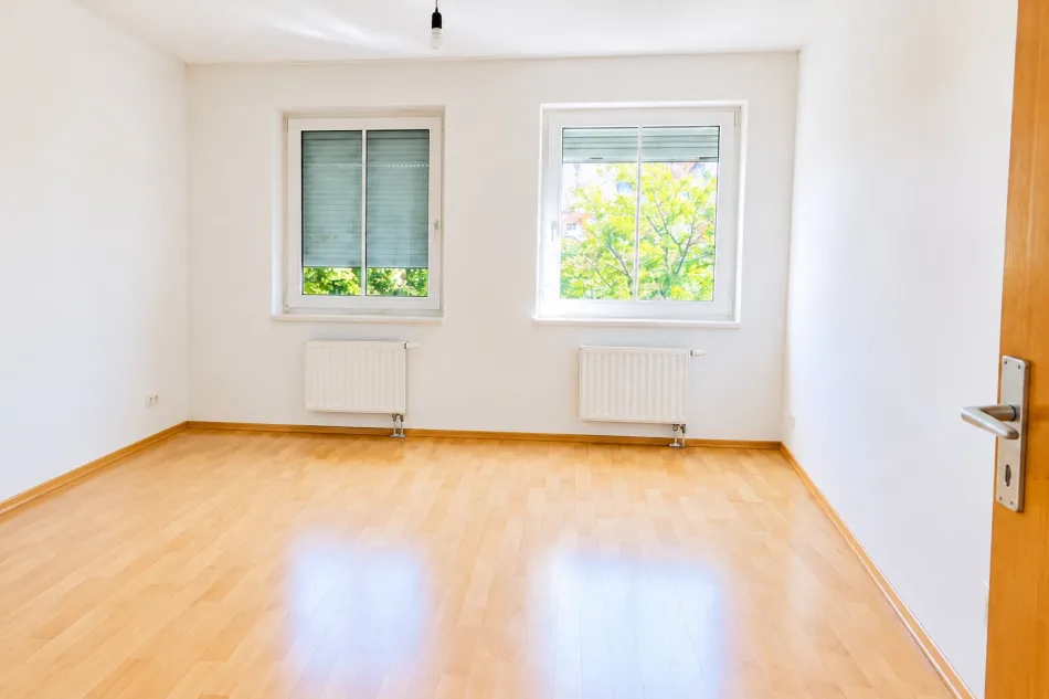 3 Zimmer. Ein Balkon. Ihr Platz in Wiener Neudorf. - Bild
