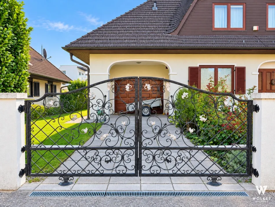 Wohnen mit Villencharakter: ca. 343 m² Nutzfläche auf ca. 980 m² Eigengrund | Nähe Blumengärten & Badeteich Hirschstetten - Bild