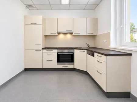 Großzügige Büro- und Praxisfläche im Herzen von Schwechat – inklusive 5 Tiefgaragenstellplätzen