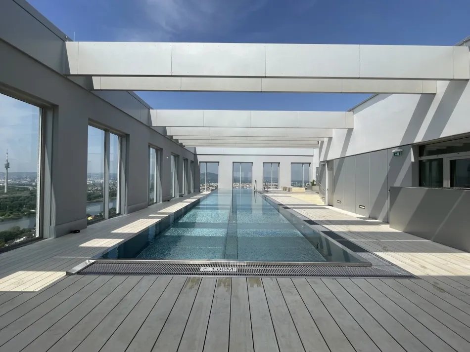 DONAUBLICK- TOP MODERNE 2 ZIMMER MIT LOGGIA + POOL + SAUNA + FITNESS - Bild