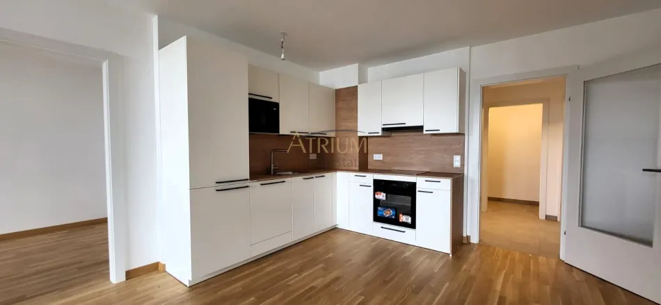 Erstbezug 3-Zi Gartenwohnung, Fußbodenheizung & Neuer Einbauküche in 1220 Wien - Titelbild