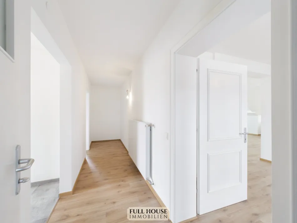 Wohnen auf ca. 112 m²: Erstbezug nach Sanierung – 3,5-Zimmer-Wohnung mit Terrasse & 2 Stellplätzen - Titelbild