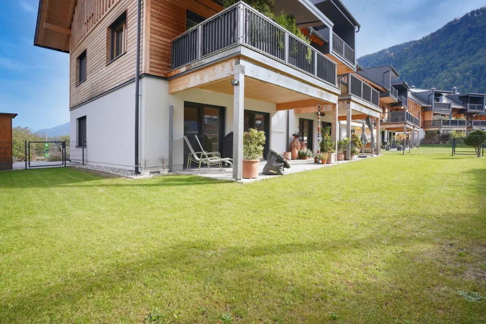 Wohnen wie im Urlaub - Gartenwohnung mit Naturbadeteich in Pöckau - Titelbild