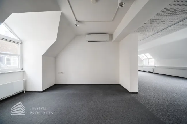 Erstbezug! Renoviertes 4-Zimmer Büro in Toplage - Titelbild