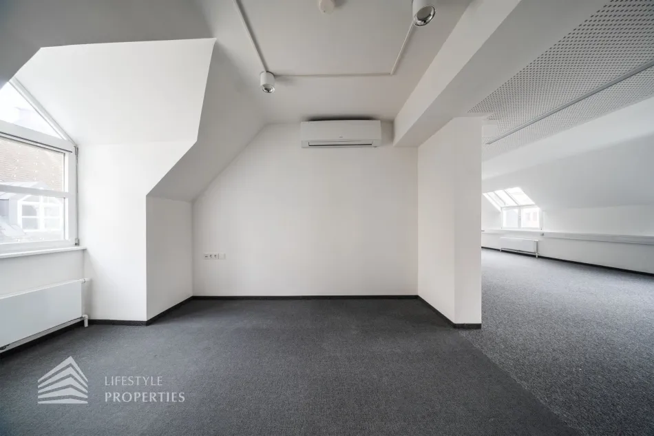 Erstbezug! Renoviertes 4-Zimmer Büro in Toplage - Titelbild