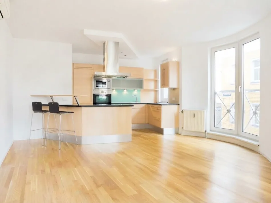 Stilvolle 3 Zimmerwohnung mit Klimaanlage - neu renoviert , Nähe AKH - Titelbild
