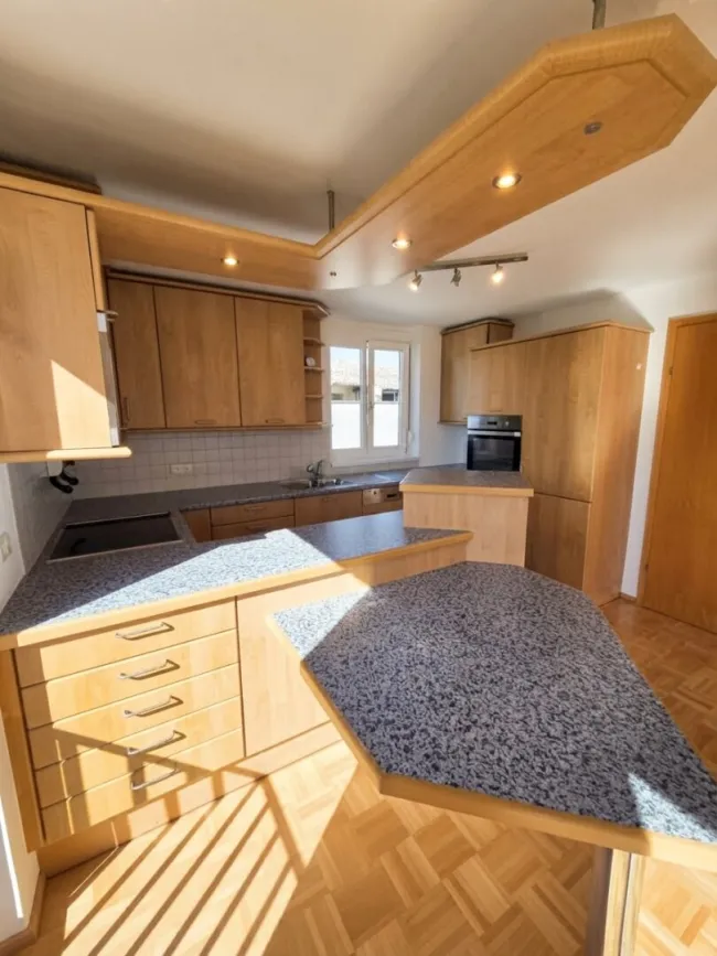 Helle, großzügige 2-Zimmerwohnung mit Balkon & Terrasse in Bregenz zu vermieten! - Bild