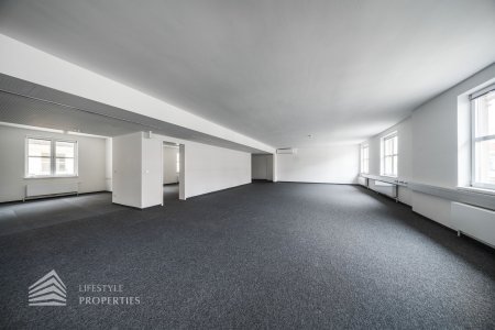 Erstbezug! Elegantes 4-Zimmer Büro in Toplage