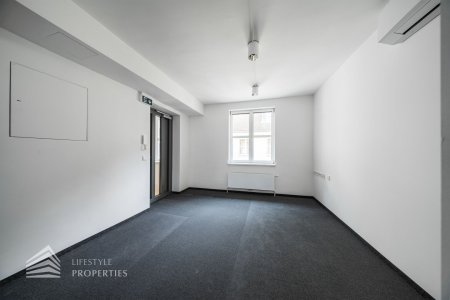 Erstbezug! Elegantes 4-Zimmer Büro in Toplage