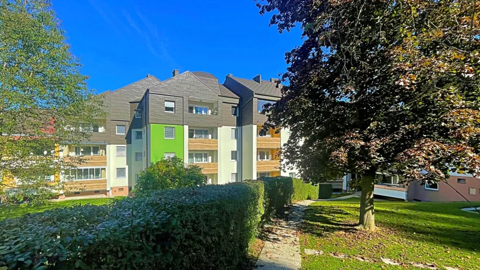 Sanierte 3-Zimmer Wohnung mit Loggia - Titelbild